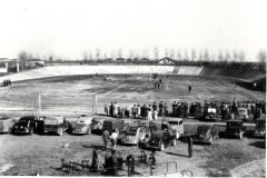 1947-gincana-allo-stadio-di-Carpi-notare-il-paesaggio-intorno