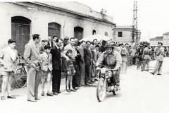 1950-ca-Competizione-moto-a-Carpi-05-porta-barriera