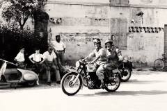 1950-ca-motociclisti-carpigiani-staffetta-manifestazione-estiva