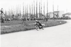 1955-ca-corsa-moto-a-carpi-03-forse-curva-di-Cattania